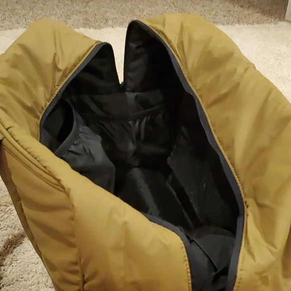 Calpak duffle bag - Picture 7 of 11